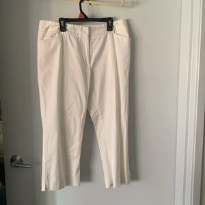 Karen Kane white capris